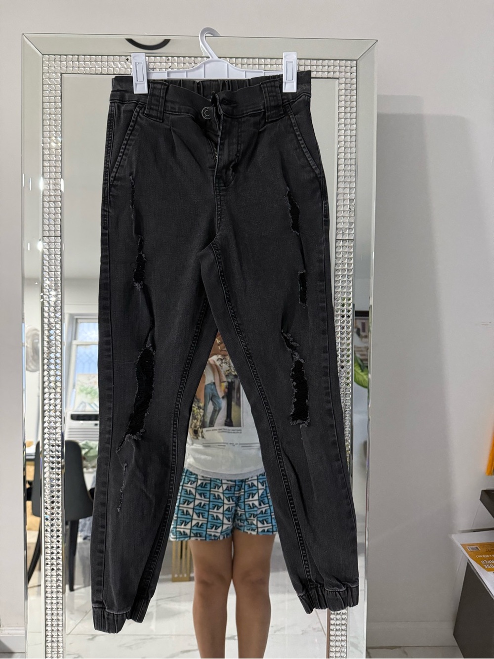Indigo Rein Black Slim Distressed Men’s Jeans